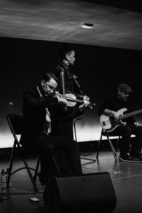 Amira Medunjanin otvorila novu sezonu u Kući umjetnosti Arsen, publika ju nagradila dugotrajnim pljeskom