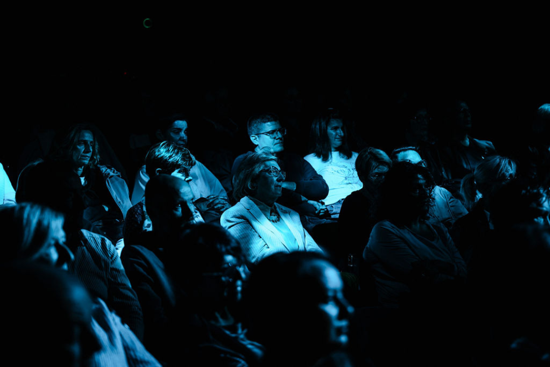 Amira Medunjanin otvorila novu sezonu u Kući umjetnosti Arsen, publika ju nagradila dugotrajnim pljeskom