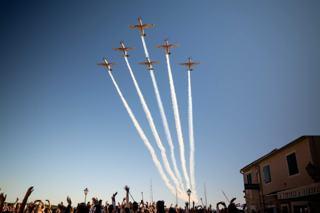 Obilježeno 25 godina Milenijske fotografije Šime Strikomana: Pogledajte spektakularne prelete Krila Oluje