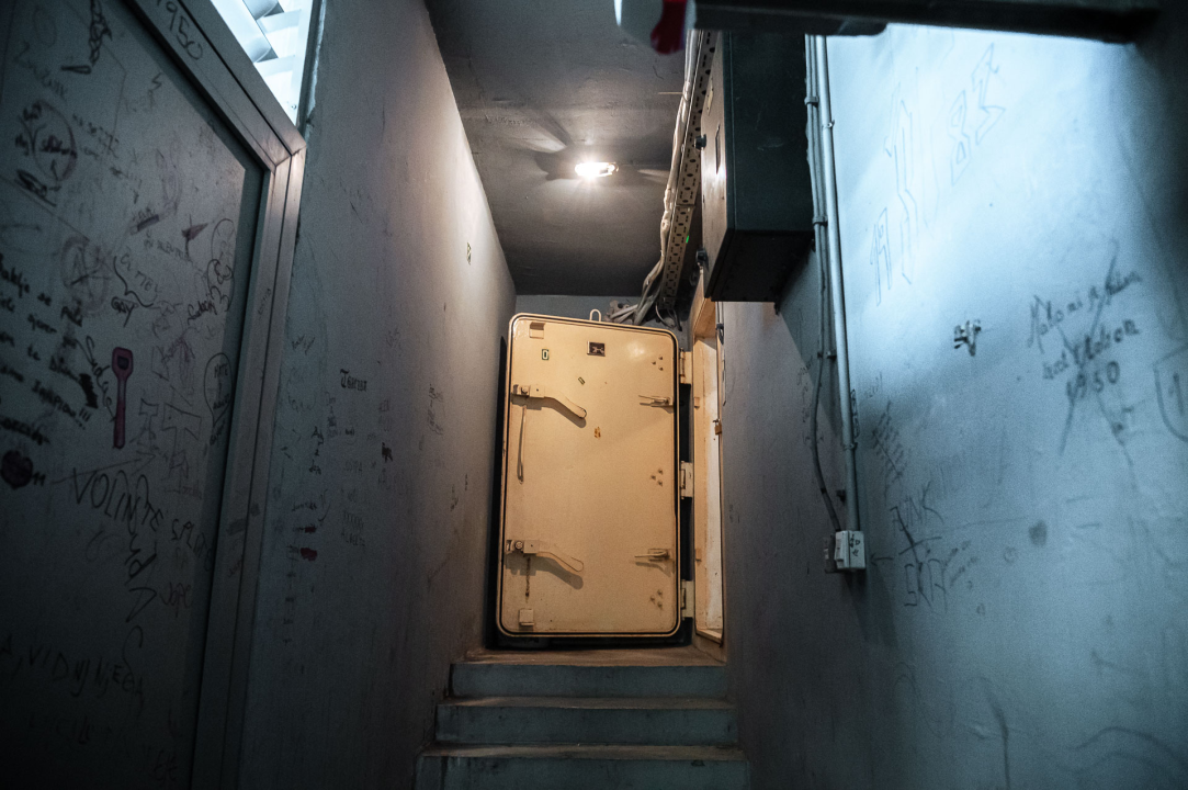 Ušli smo u sklonište kod robne kuće u centru Šibenika: Desetljećima zaboravljeno, bez nadzora i ulaganja 