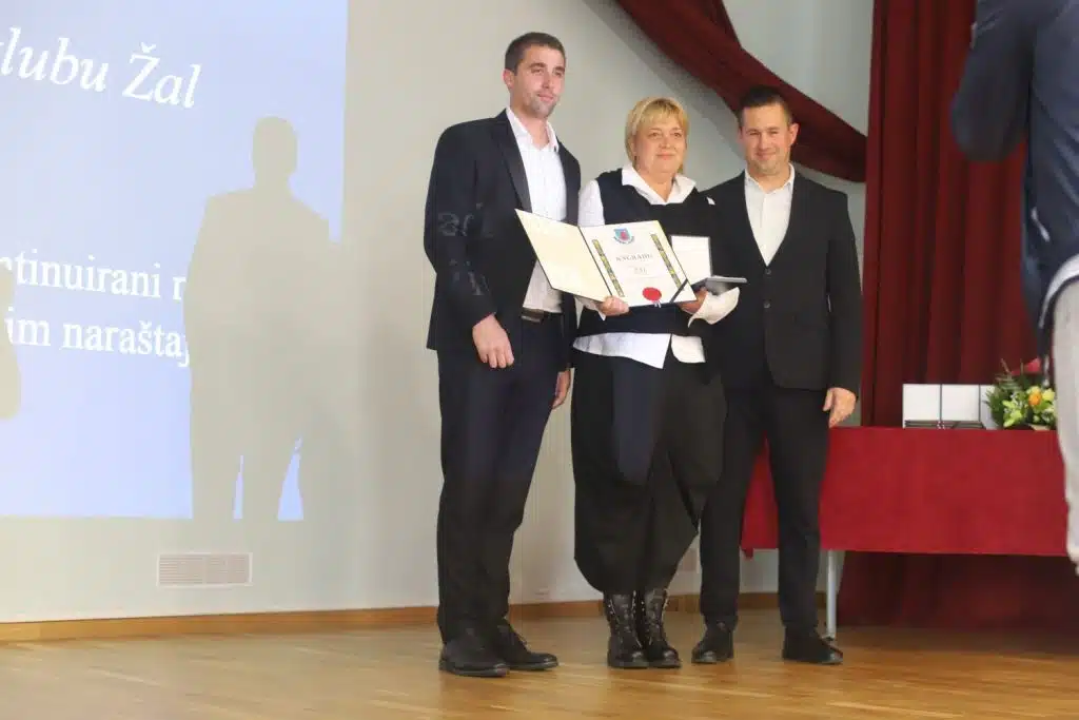 Dodjelom nagrada zaslužnim mještanima obilježen Dan Općine Tisno