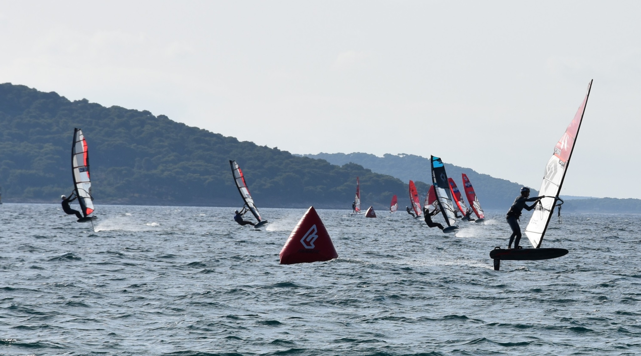 Tradicionalna Jadrijska regata okupila mnoštvo surfera iz Hrvatske i susjedstva