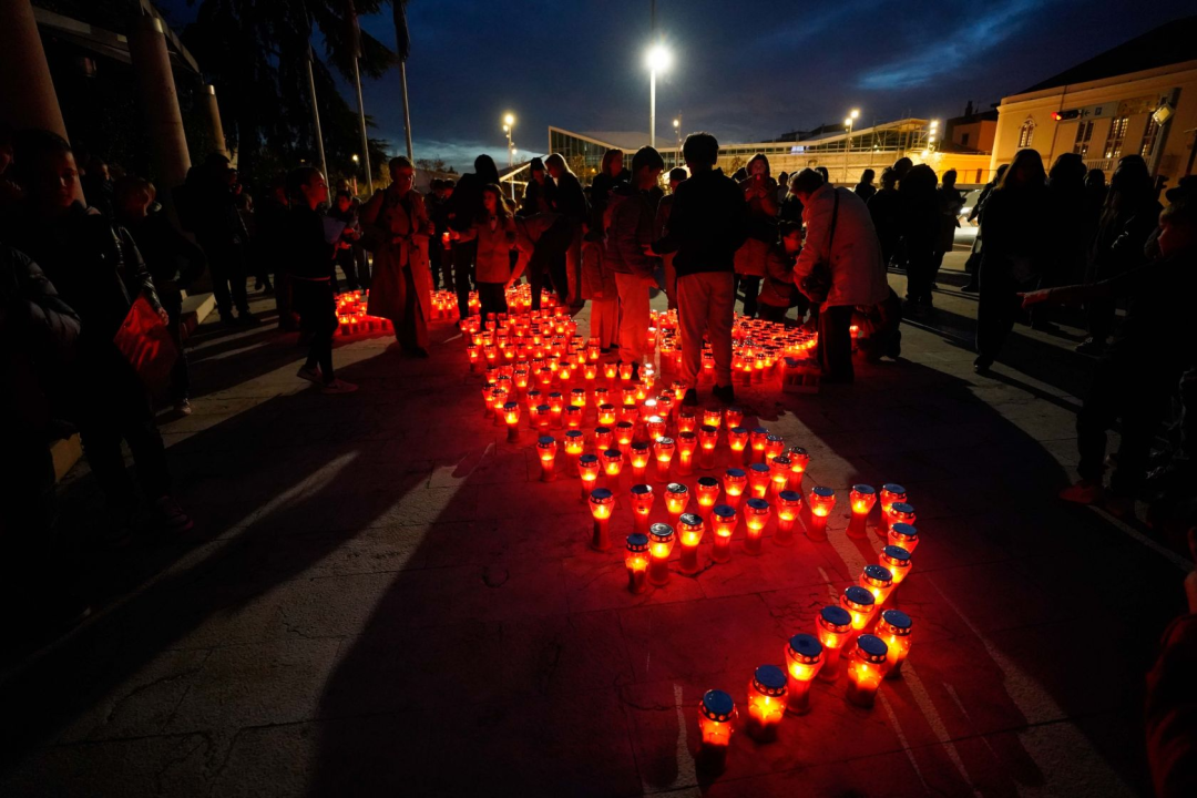 Šibenčani upalili svijeće za žrtve Domovinskog rata uz prigodni program 'I u mom gradu Vukovar svijetli'