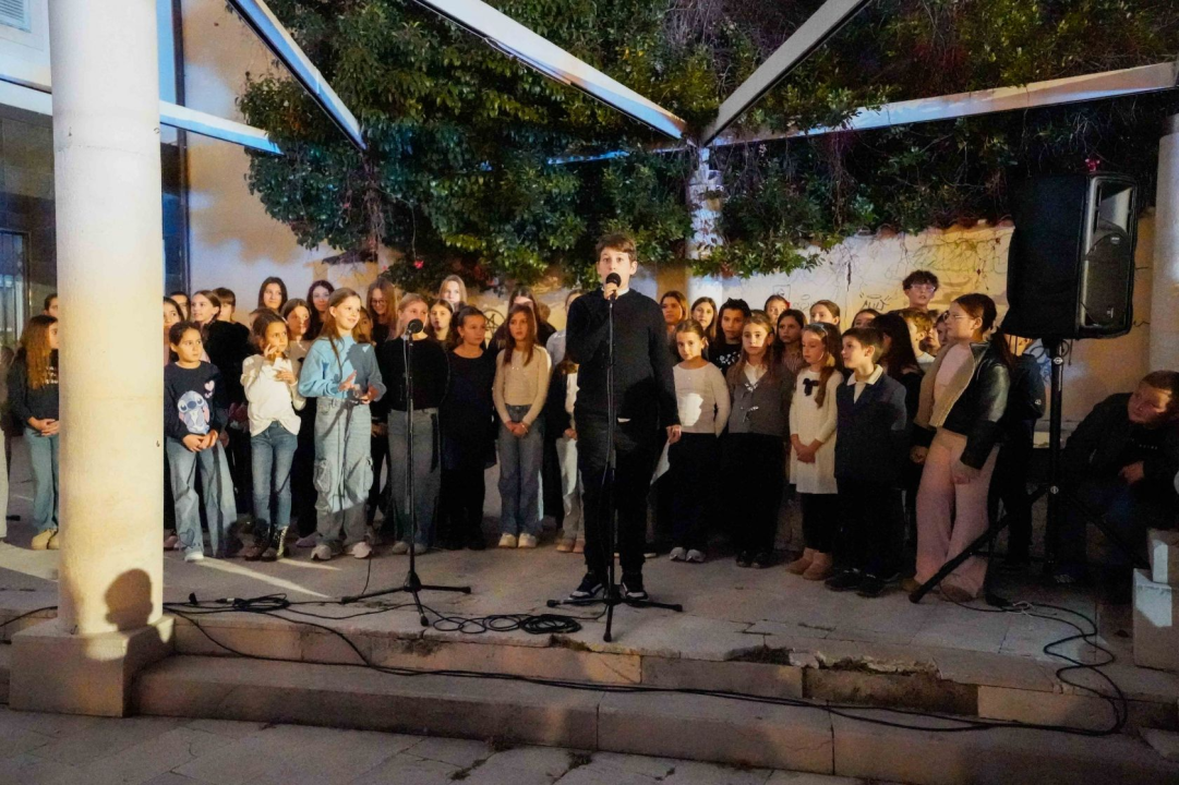 Šibenčani upalili svijeće za žrtve Domovinskog rata uz prigodni program 'I u mom gradu Vukovar svijetli'