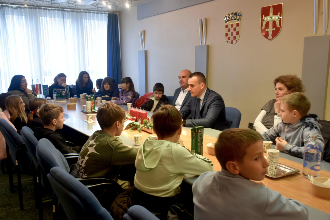 Četvrtaši OŠ Jurja Šižgorića posjetili župana na radnom mjestu