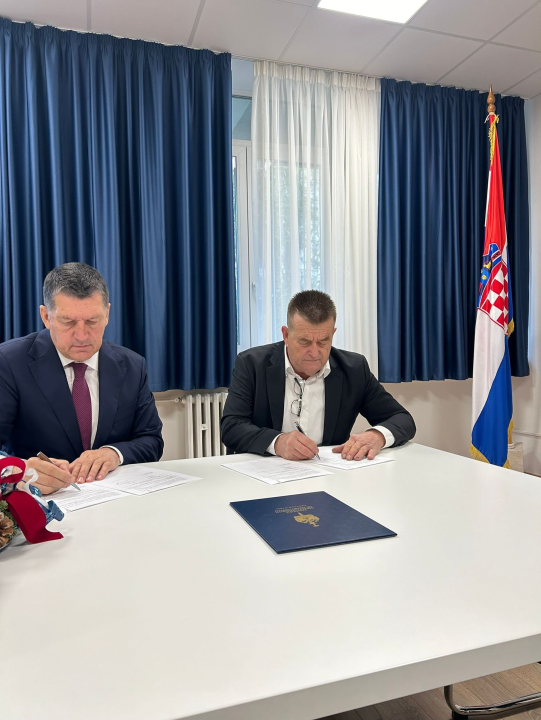 Udruga 'Latinsko idro' iz Murtera potpisala ugovor o suradnji sa Sveučilištem u Splitu