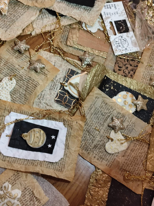 Članovi zatonske knjižnice i Udruge Aurora zajedno ukrasili jelku u Azimutu