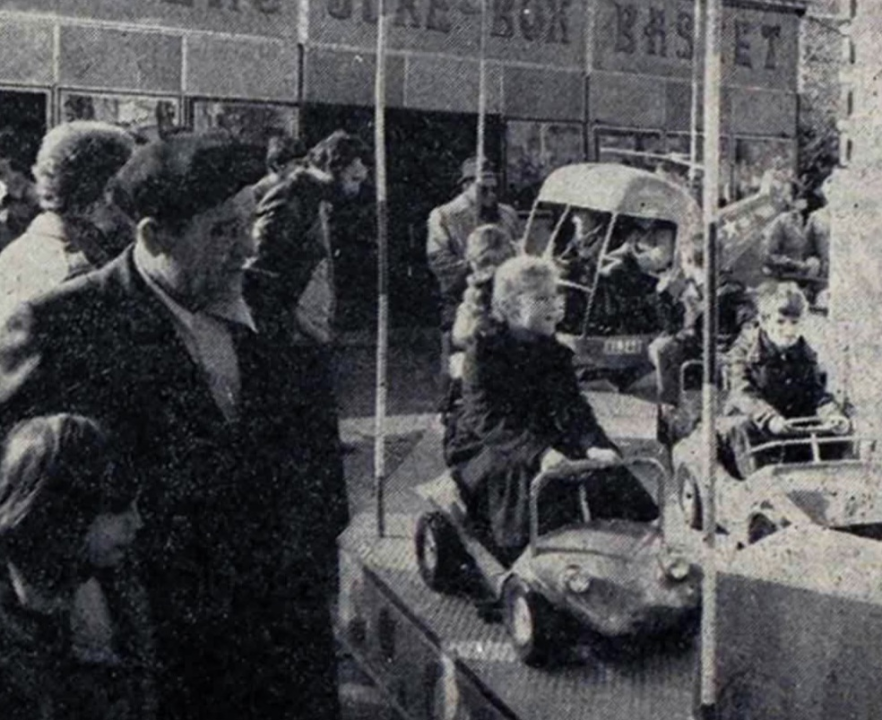 Nostalgija na Poljani: Šibenčani se prisjećaju veselih blagdana iz 1978., baš kao i danas uz klizalište