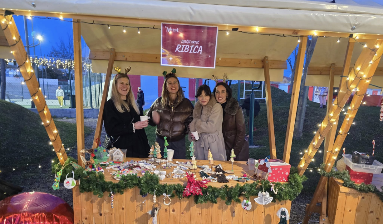 Humanitarni advent u Jezerima okupio mještane i posjetitelje