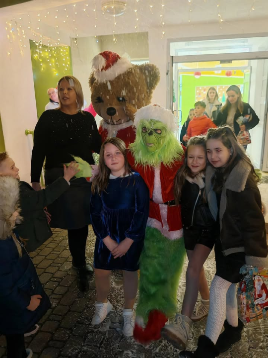 Škola u Lozovcu i ove je godine pripremila pravu božićnu čaroliju za djecu