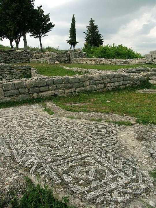 Zašto Bribirsku glavicu kod Skradina zovu hrvatskom Trojom?
