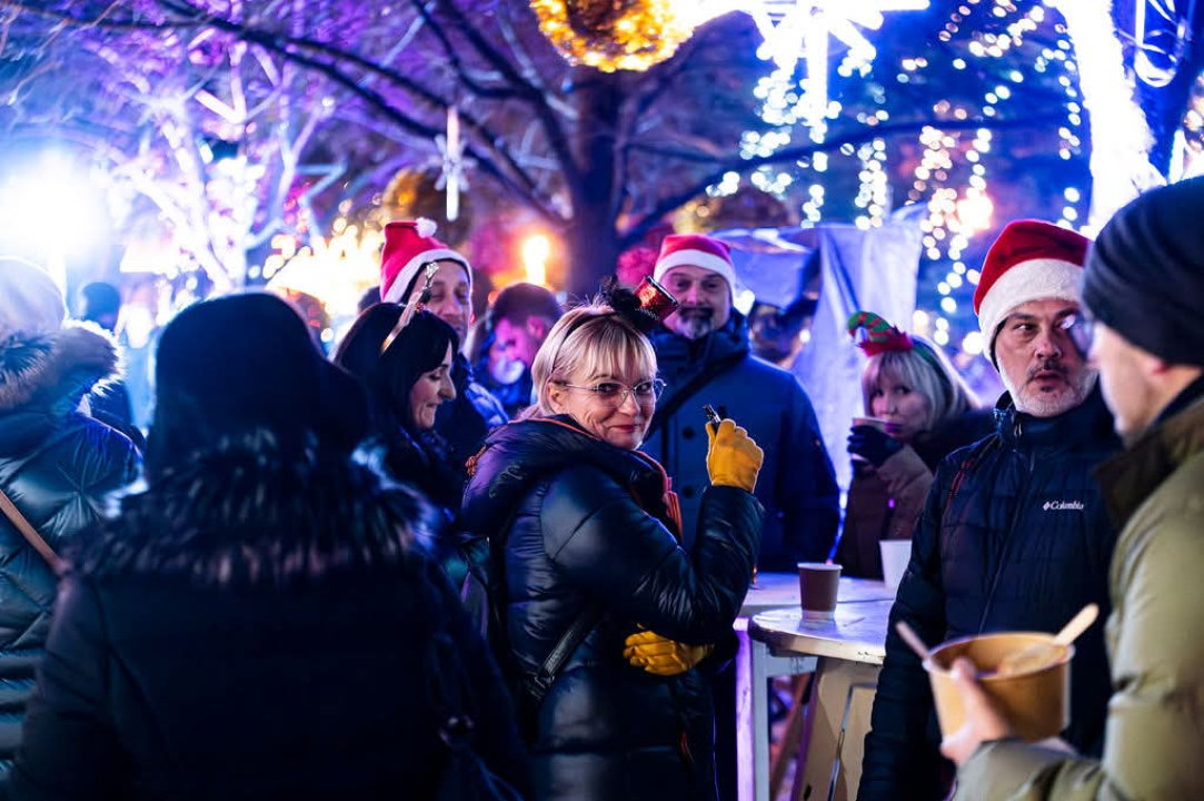 FOTO Šibenčani i gosti guštali u najluđoj noći na nekoliko lokacija, nije ih omela ni hladnoća