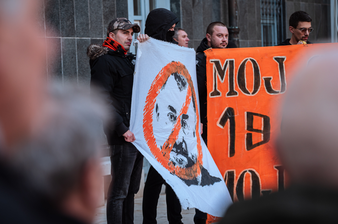 FOTO Funcuti ispred Grada odbili prihvatiti gašenje Šibenika: 'Šta će nam rotori kad nam odu dica?'