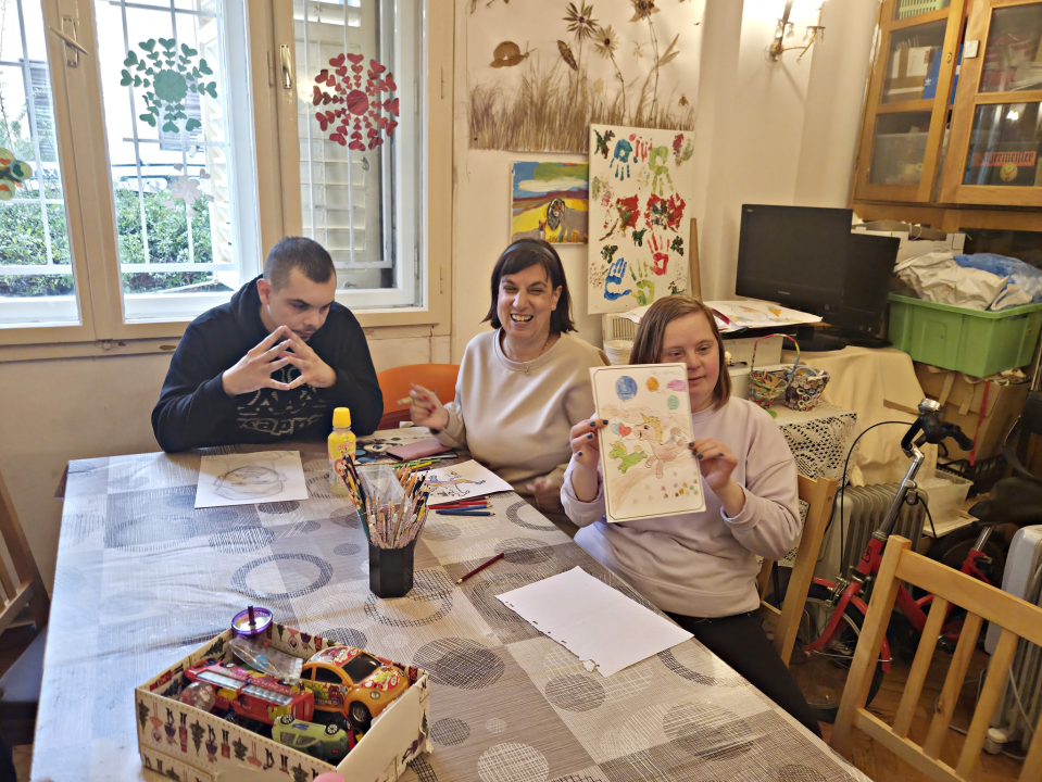 Slučajni susret doveo do lijepe suradnje: Sarajevski slikar posjetio šibenske 'Kamenčiće'