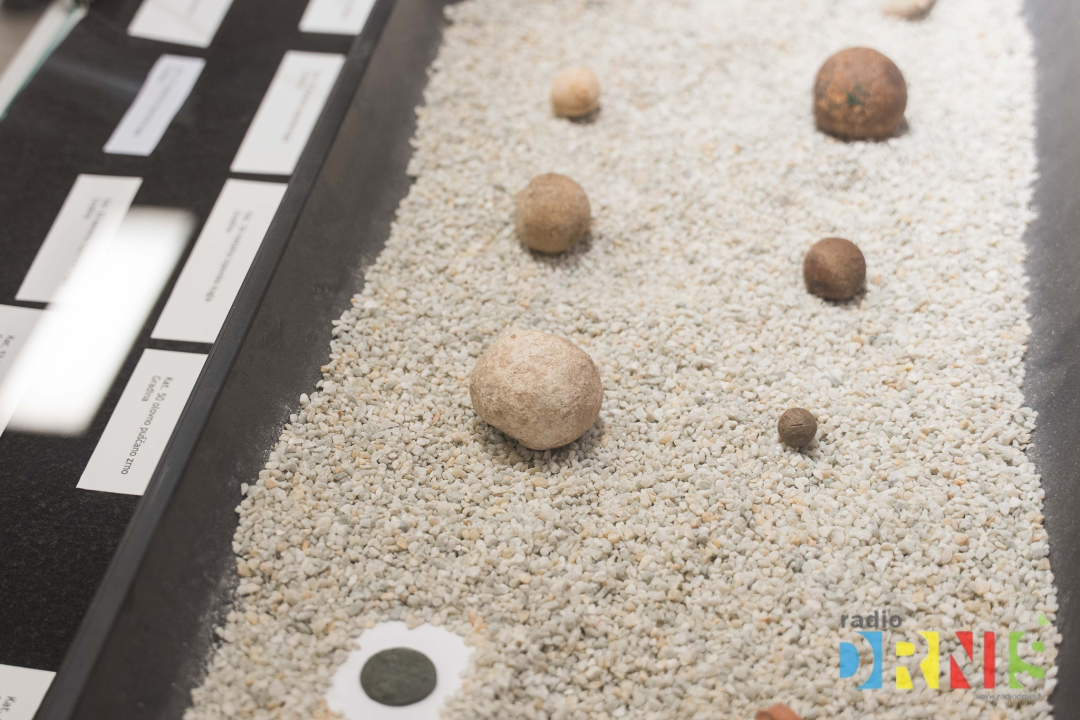 Arheološki nalazi iz drniškog kraja: Otvorena izložba Ive Ćevida 'Od Gradine do grada'