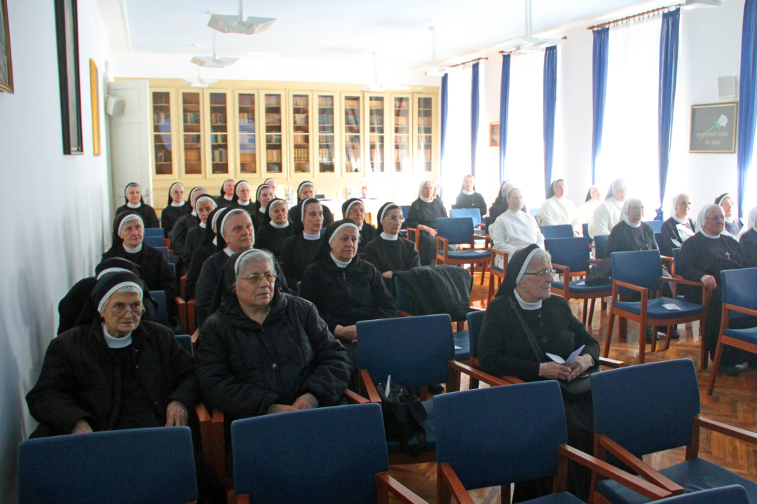 Održan korizmeni susret redovnica i šibenskog biskupa Tomislava Rogića