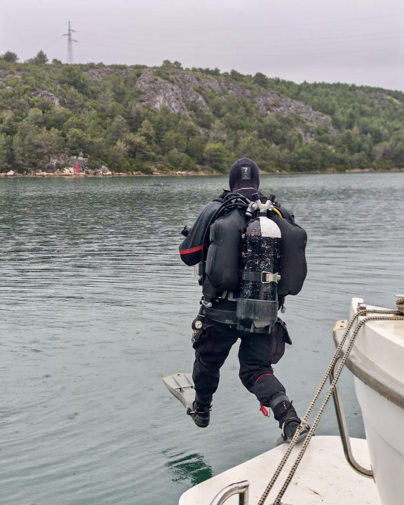 JU Priroda sudjelovala u akciji čišćenja akvatorija Prokljanskog jezera