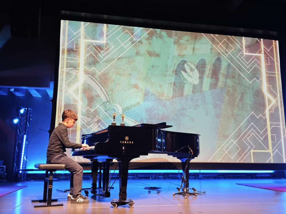 Učenici šibenske glazbene škole koncertom donijeli Hollywood u Arsen