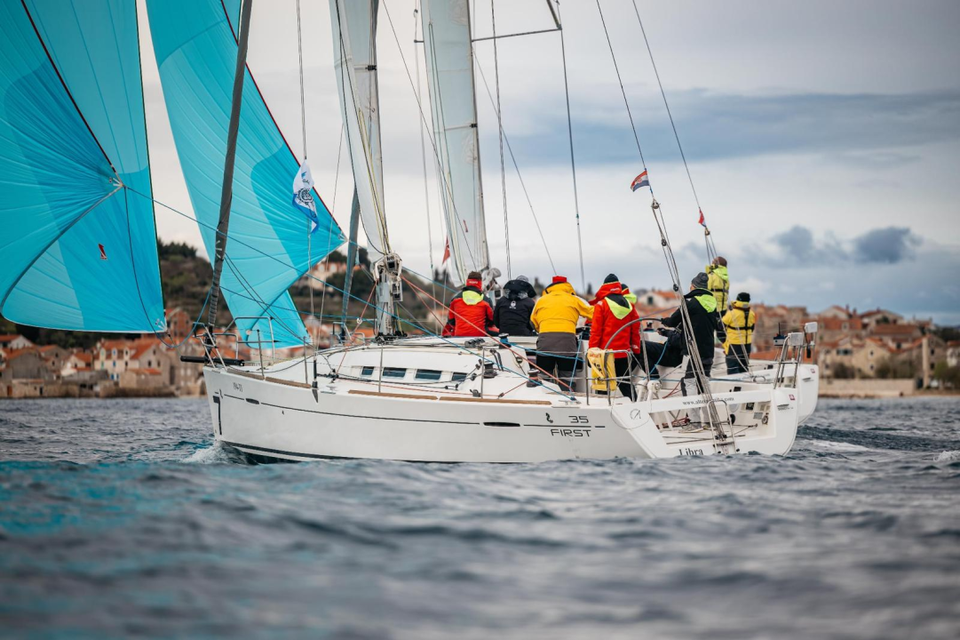 FOTO Slovenskom regatom otvorena sezona jedrenja u Vodicama