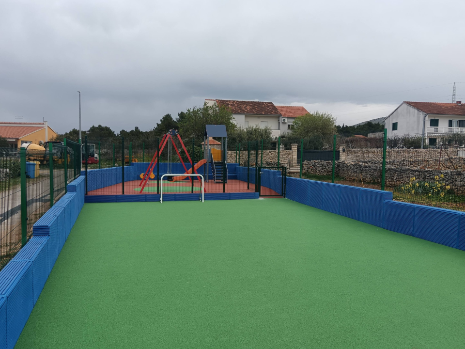 Završeni radovi na dječjim igralištima u zaseoku Ćaleta-Cari i Mikulandre