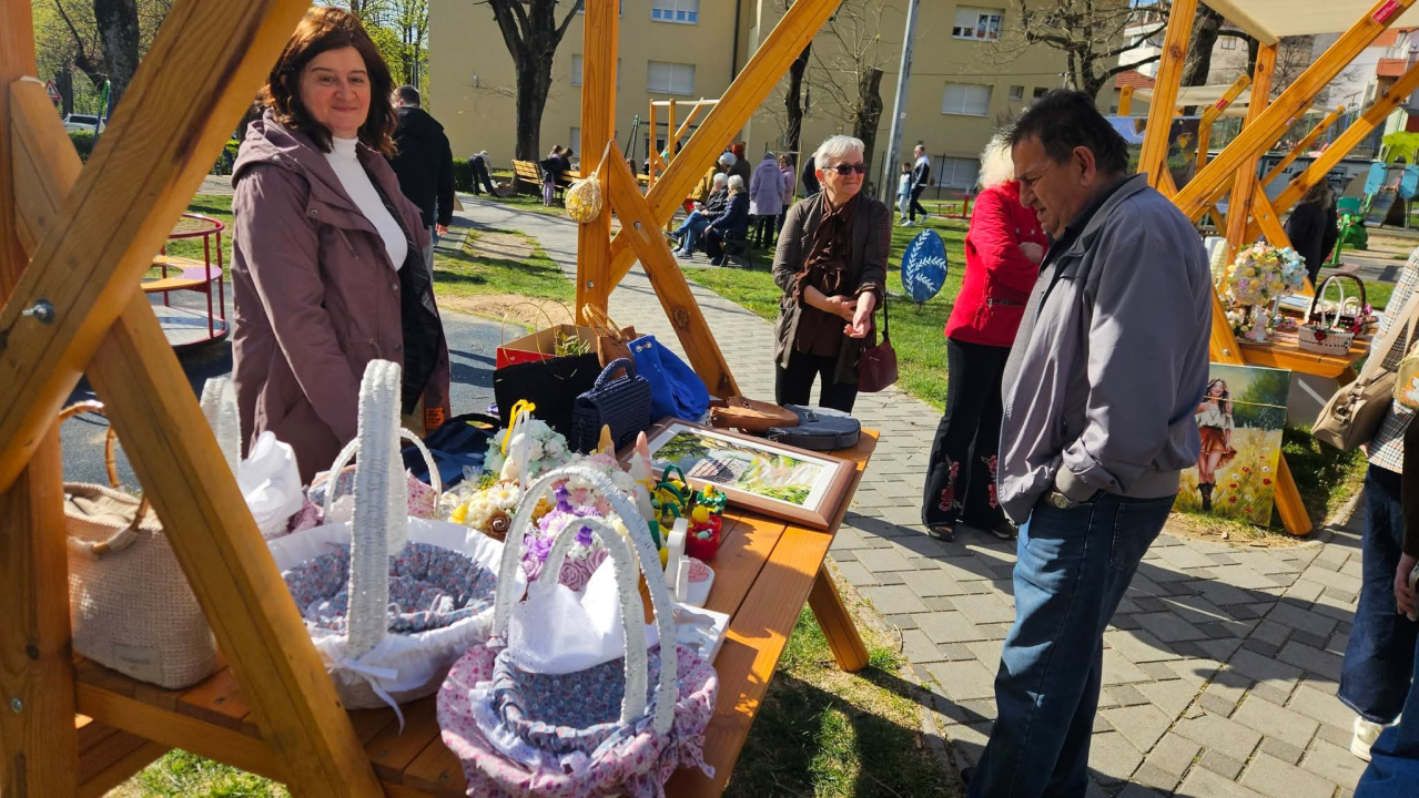 Od meda, pogača do dekoracija: Bogata ponuda na uskrsnom sajmu u Kninu