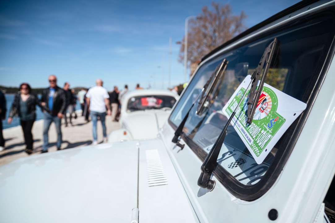 FOTO Obrtnici i ove godine pripremili uskrsni doručak u Šibeniku, glavna zvijezda bila je mega fritaja