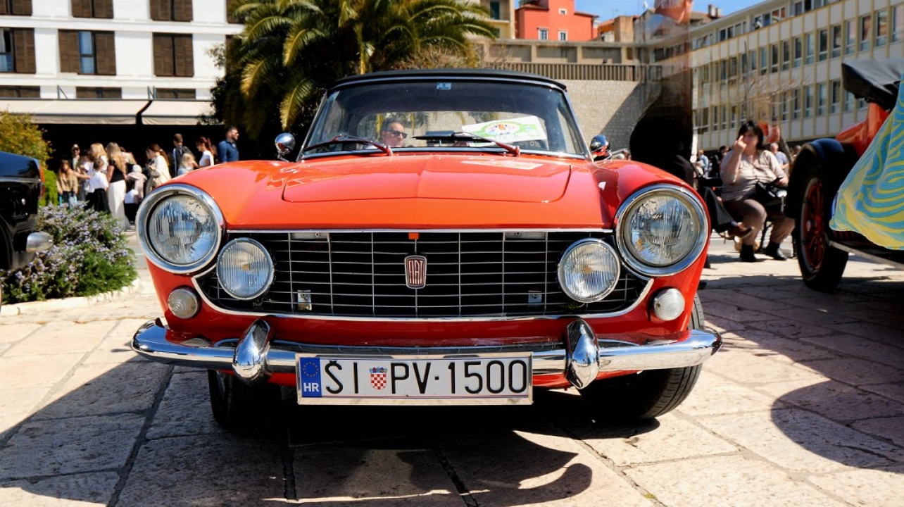 Uskrsni susret oldtimera u Šibeniku
