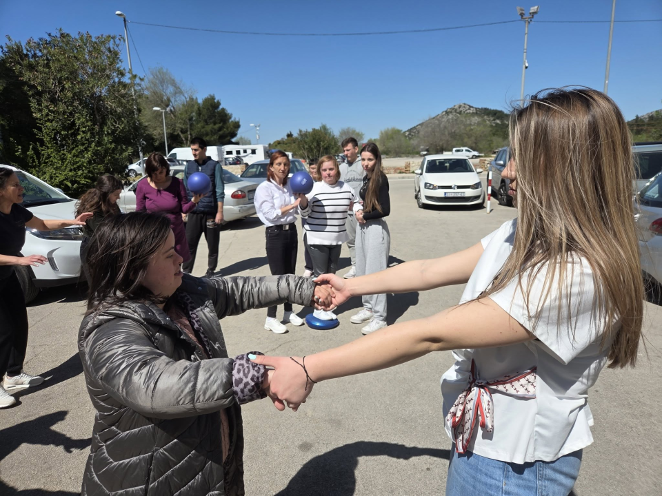Učenici šibenske Medicinske škole nastavljaju s podrškom 'Kamenčićima'
