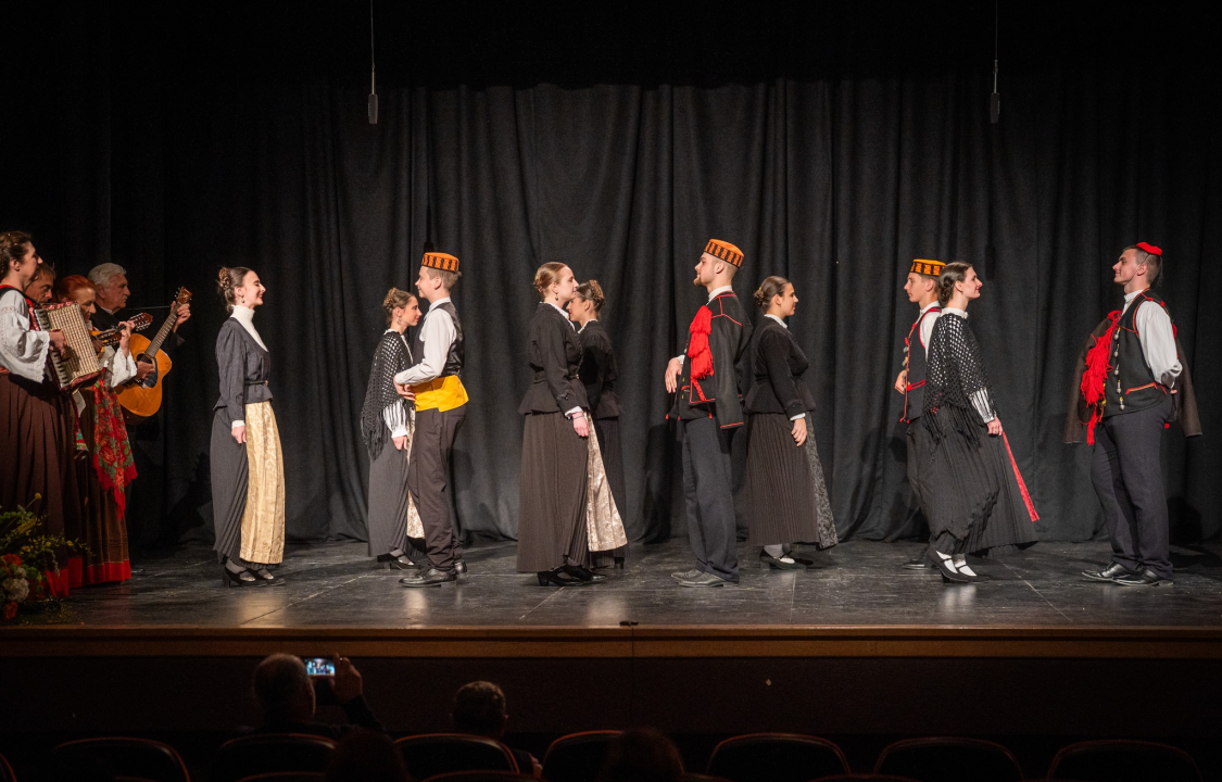 Raskoš županije predstavljat će KUU Zvona Zagore, KUD Zora i KUD Dinara