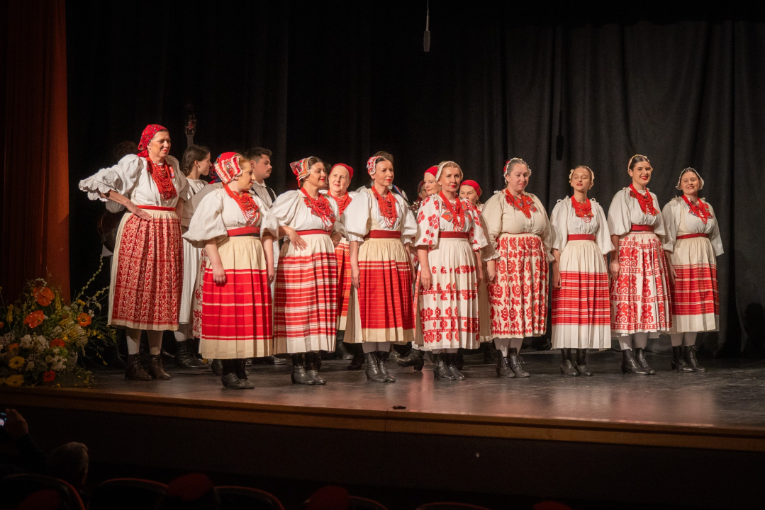 Raskoš županije predstavljat će KUU Zvona Zagore, KUD Zora i KUD Dinara