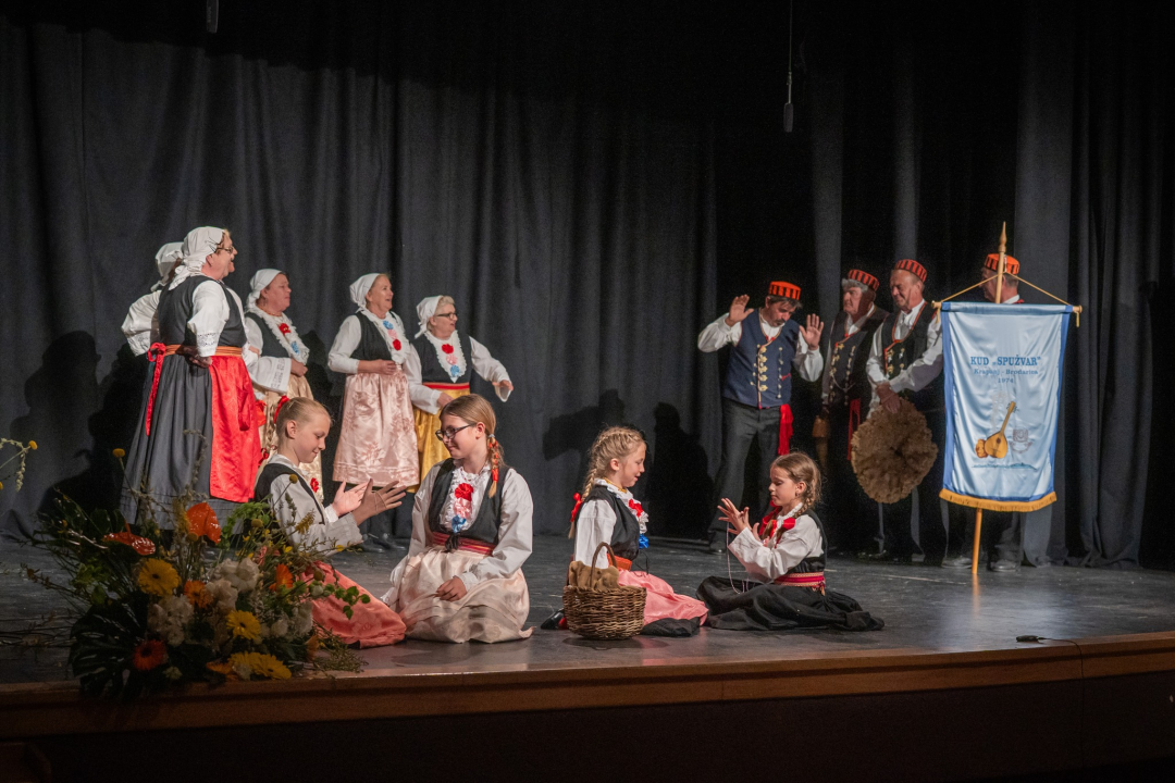 Raskoš županije predstavljat će KUU Zvona Zagore, KUD Zora i KUD Dinara