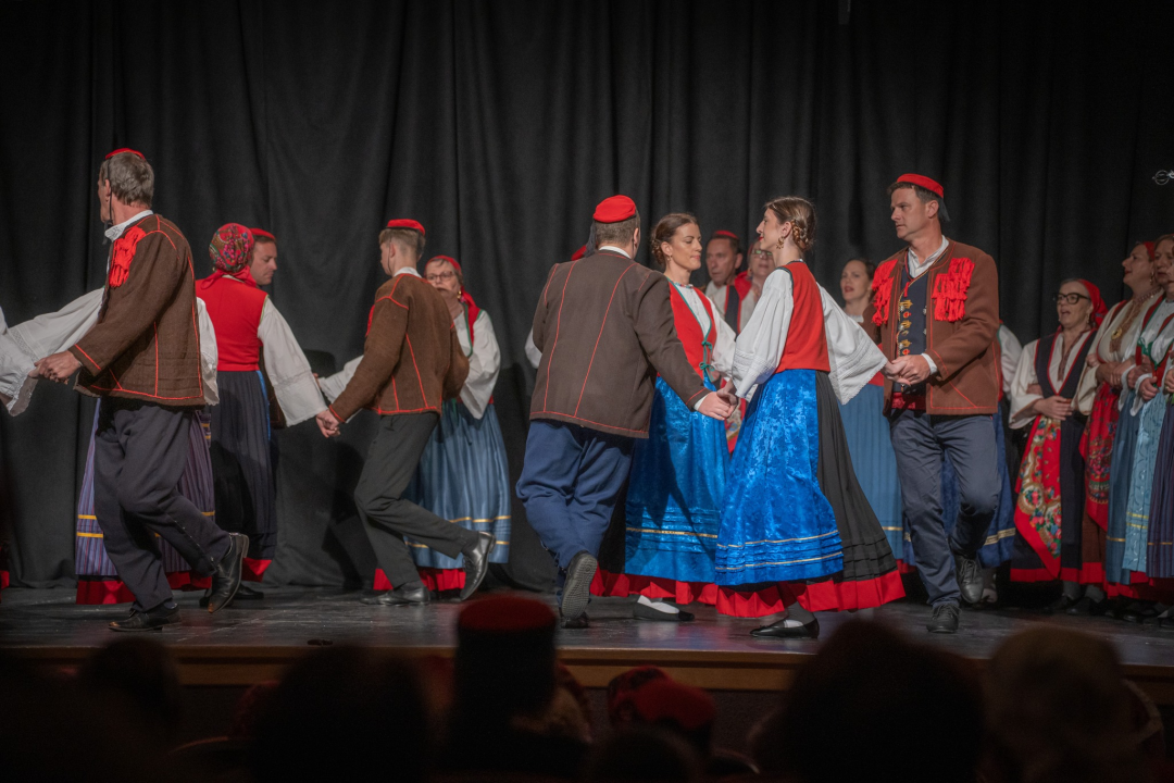 Raskoš županije predstavljat će KUU Zvona Zagore, KUD Zora i KUD Dinara