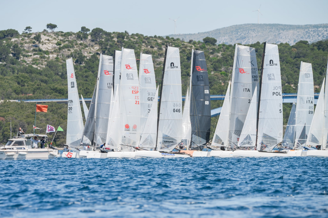 Prvi dan Croatian Trophy Callengea: Jedriličari iz nekoliko zemalja zaplovili šibenskim arhipelagom